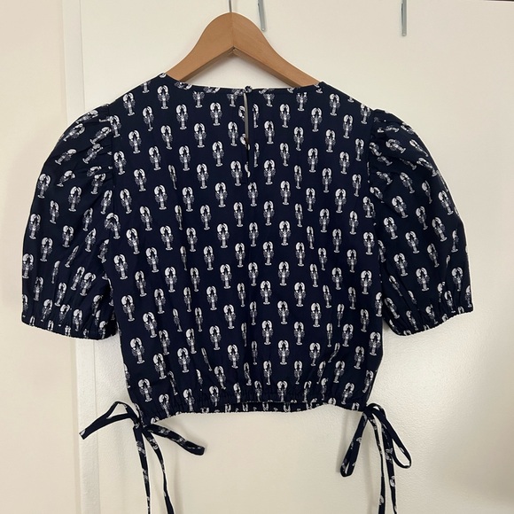 NEW Vineyard Vines Cropped Lobster Print Top - Picture 2 of 4